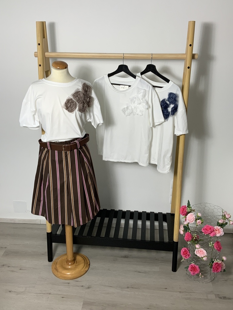 Bl.8234-J4 T-Shirt Blume